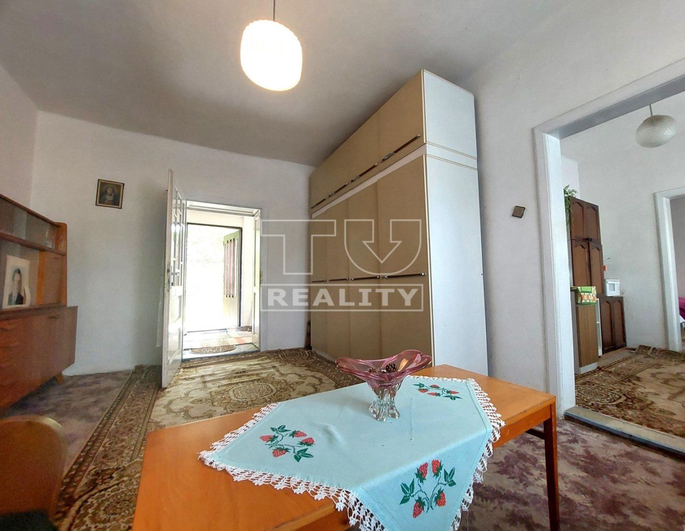Nová cena!!!Na predaj starší rodinný dom v Nitrianskej Blatnici, postavený na krásnom slnečnom pozemku 2000 m2