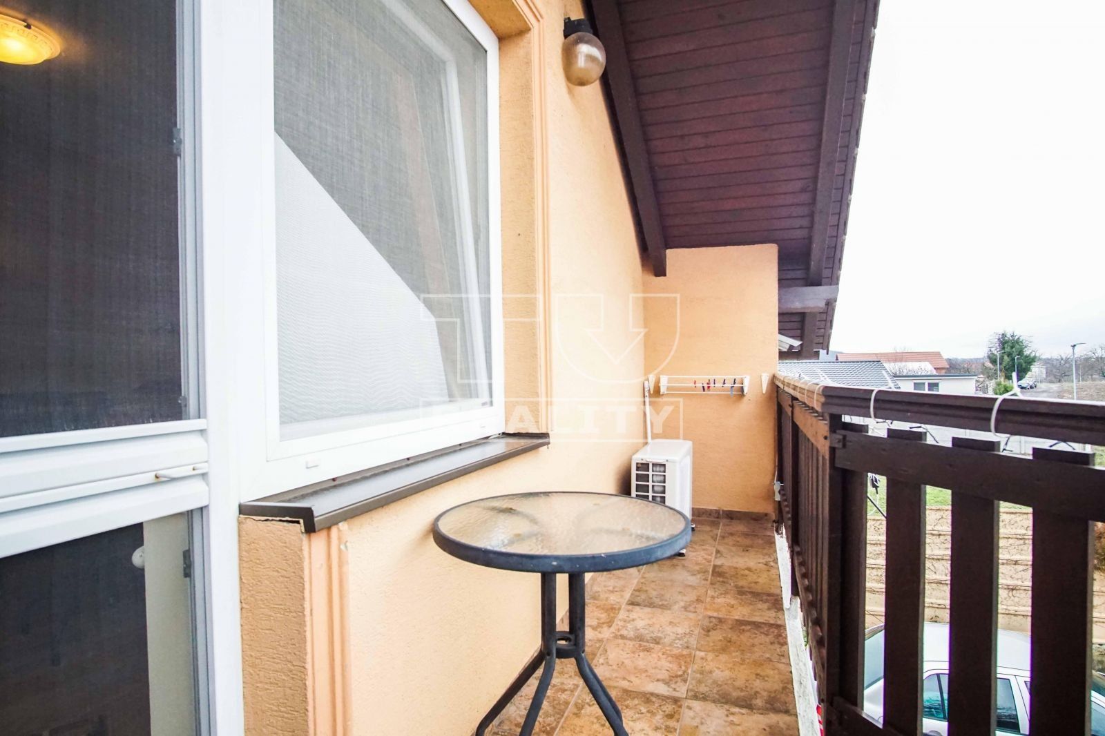 10-izbový rodinný dom – penzión s terasou a 4 balkónmi blízko termálneho kúpaliska, Podhájska, 877m2