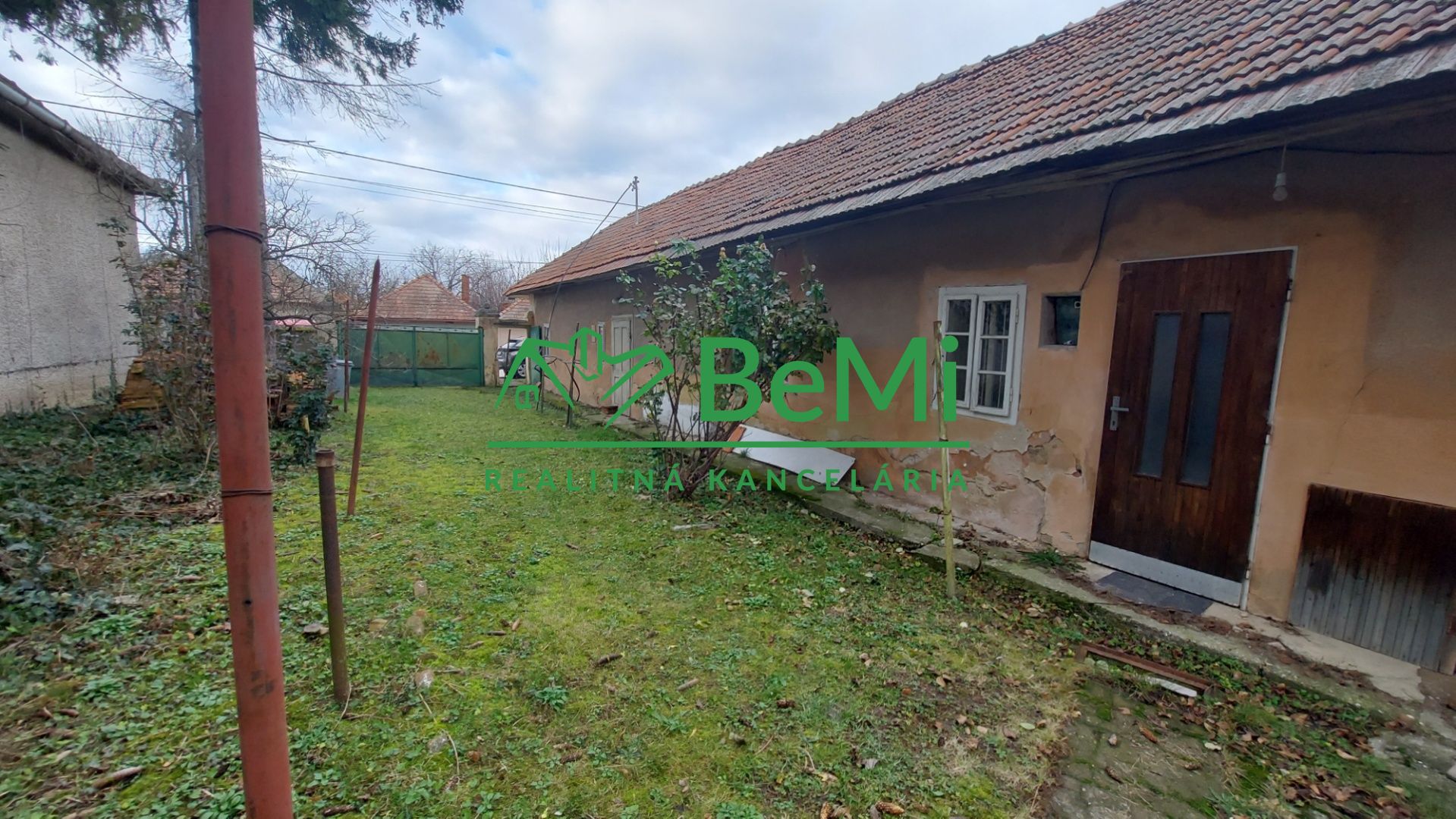 Predaj stavebný pozemok  v obci Veľký Cetín,  okres Nitra (155-14-ERFa)