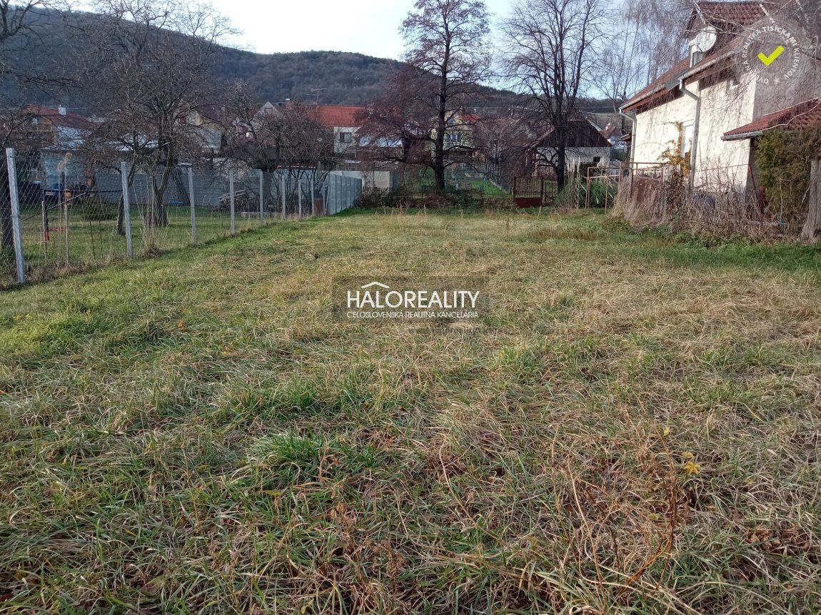 HALO reality - Predaj, pozemok pre rodinný dom   1050 m2 Horné Orešany