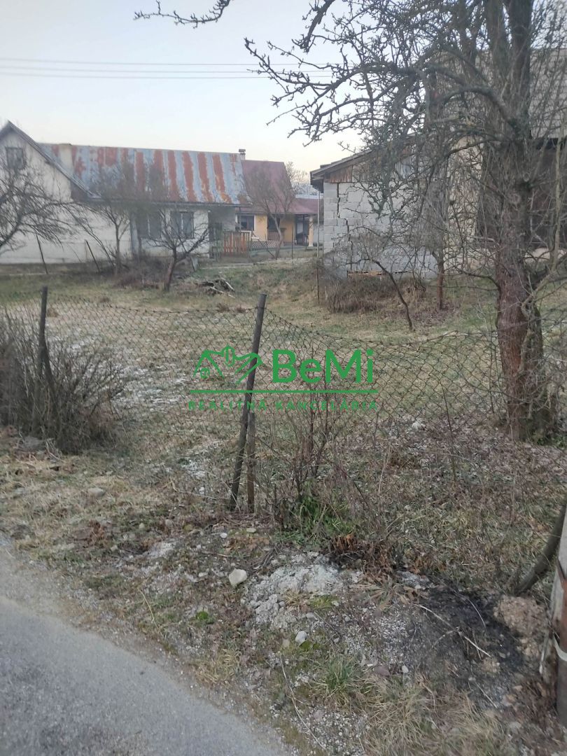 Pozemok v obci Štiavnik, 545m2  068-14-PEMO