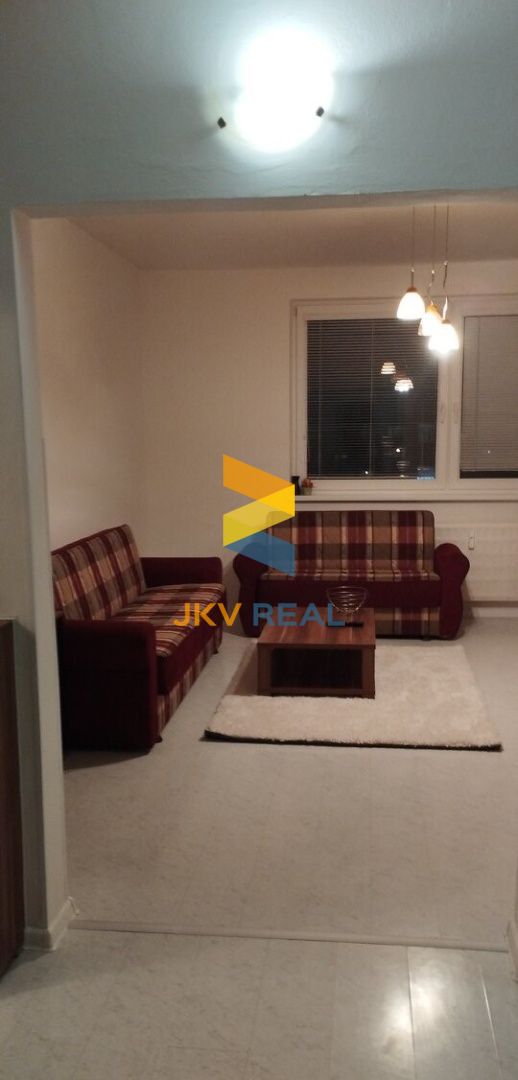 Realitná kancelária JKV REAL so súhlasom majiteľa ponúka na prenájom 3 izbový byt v Prievidzi, časť Zapotôčky.