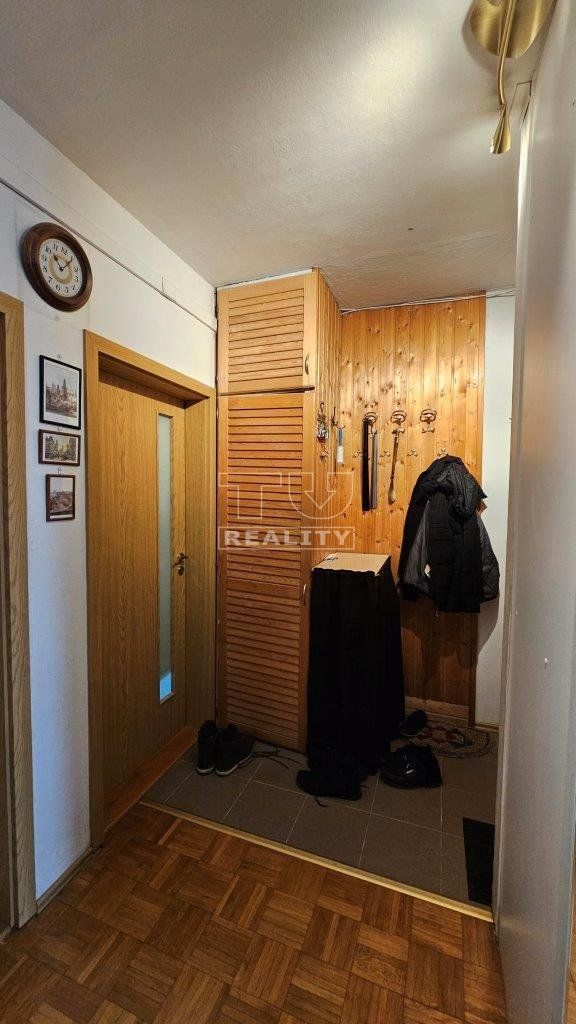 TUreality ponúka praktický 4 izbový byt, pivnica, výťah, loggia, BA V.- Petržalka