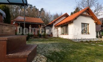 PREDAJ: Menší, zariadený, novopostavený, štýlový dom pod lesom, 68 m2, Bienska dolina - Kováčová / Turová, okres Zvolen