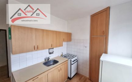DMPD real Vám ponúka na predaj 2 izbový byt na Šumperskej ulici v meste Prievidza