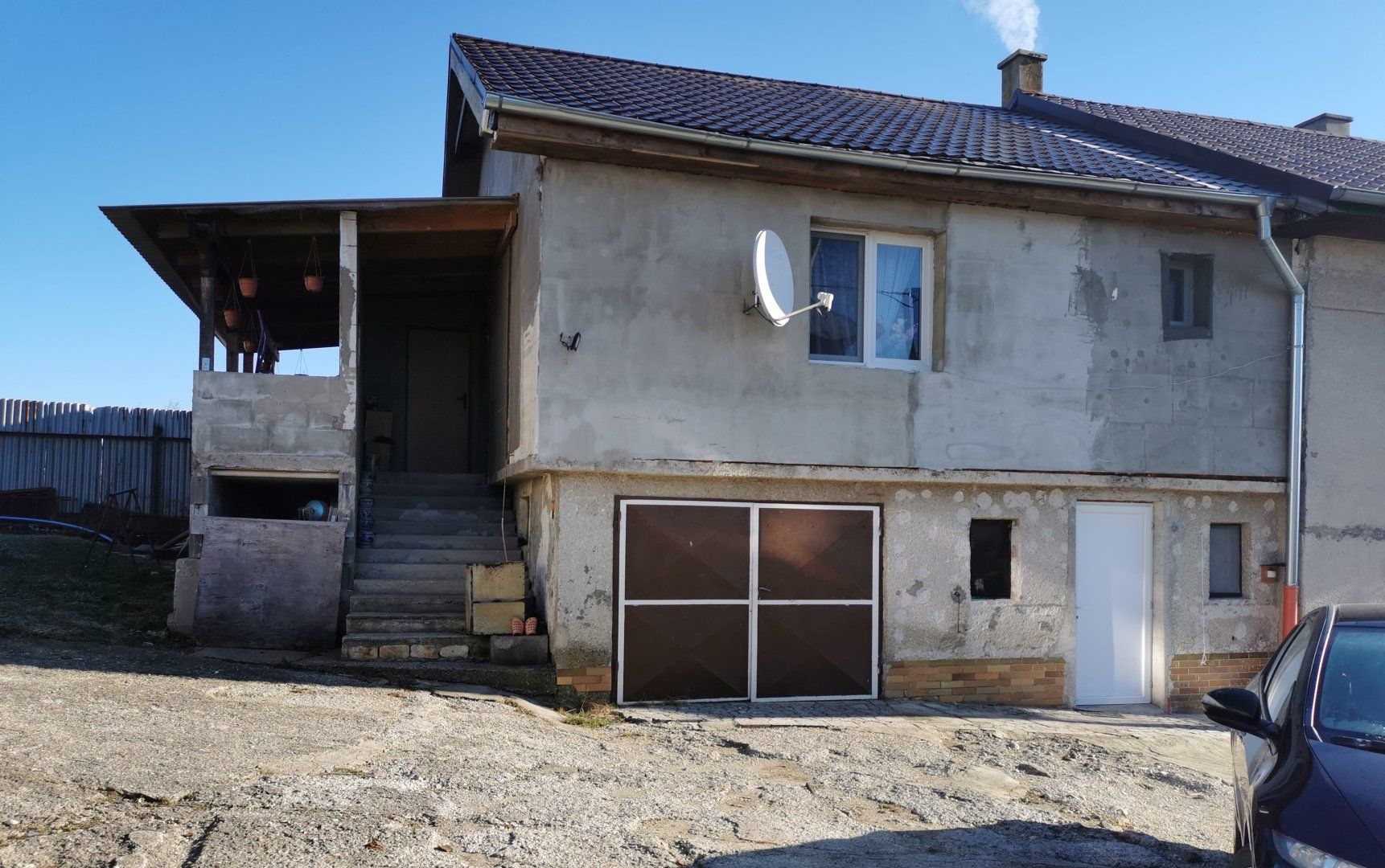 Na predaj  veľký rodinný dvojdom, 22 árový pozemok, obec Olšovany, Košice okolie (15 km od Košíc).