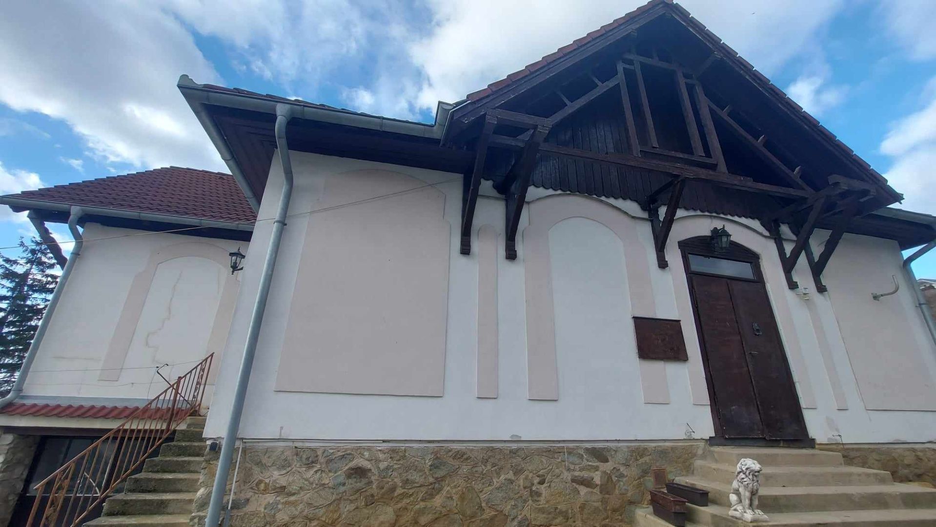 Predaj 4 izbový rodinný dom v spodnej časti  Nitra- Zobor (162-12-ERF)