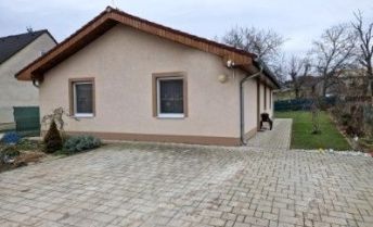 Výborná ponuka! Predaj novostavba krásny rodinný dom bungalov s terasou, Veselé, 12km od Piešťan