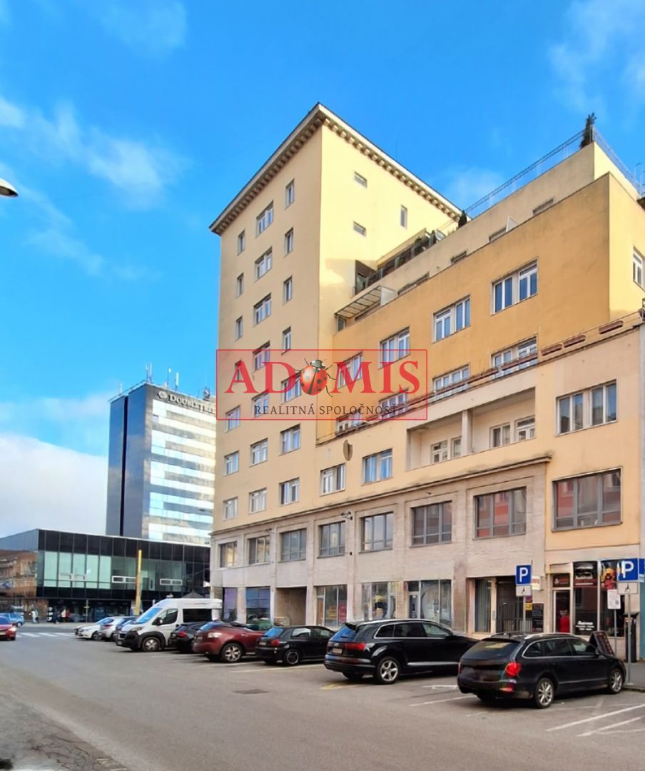ADOMIS - predáme 1izb bezbariérový byt 53m2 v historickom centre Košíc,loggia, výťah, pivnica, Hlavná ulica.
