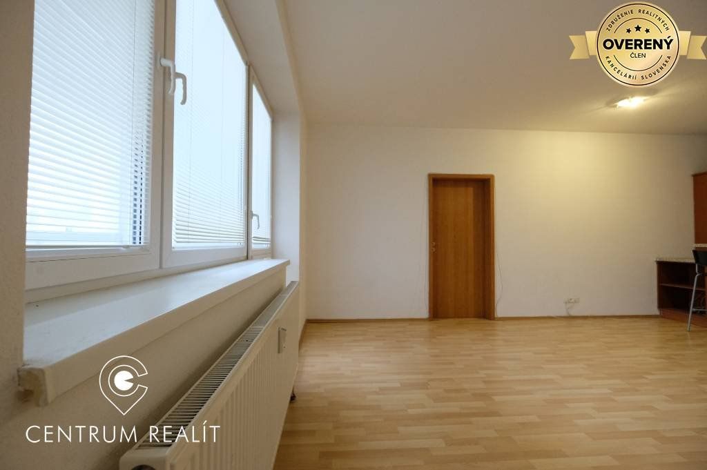 Veľkometrážny 2-izbový byt pod Kolibou, Vlárska, BA - Nové Mesto