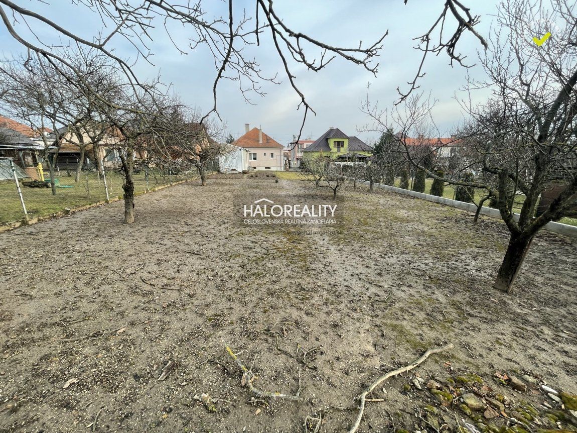 HALO reality - REZERVOVANÉ - Predaj, pozemok pre rodinný dom   400 m2 Vrbové, Ulica oslobodenia - EXKLUZÍVNE HALO REALITY