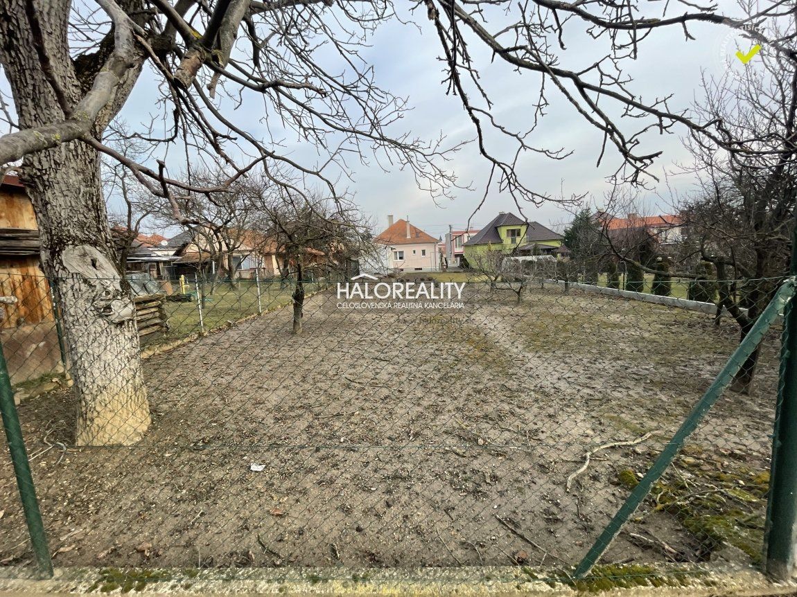 HALO reality - REZERVOVANÉ - Predaj, pozemok pre rodinný dom   400 m2 Vrbové, Ulica oslobodenia - EXKLUZÍVNE HALO REALITY