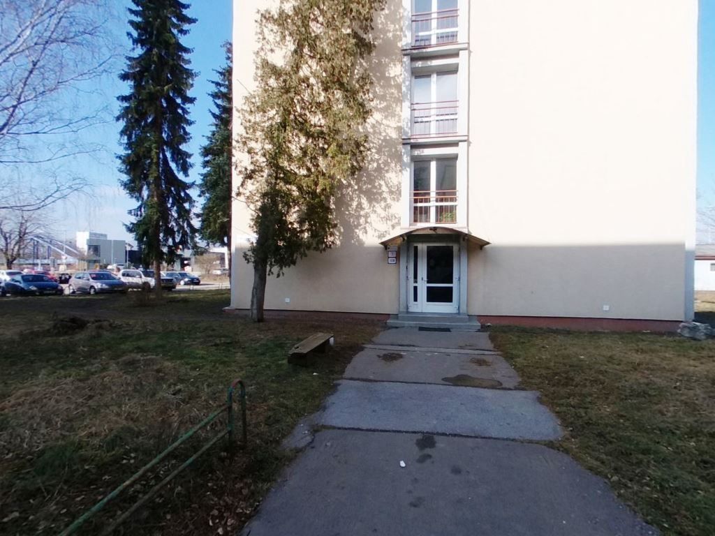 Na predaj 4 izbový byt Banská Bystrica, 2 balkóny, najvyššie 7. posch. - 15