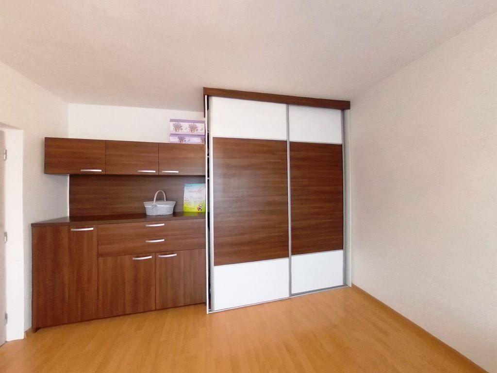 Na predaj 4 izbový byt Banská Bystrica, 2 balkóny, najvyššie 7. posch. - 7