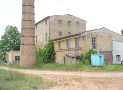 ARETÉ REAL - PREDAJ 55 806 m2 POZEMKU S HALAMI PRE VÝROBU ALEBO SKLADOVANIE, BORSKÝ SVATÝ JÚR
