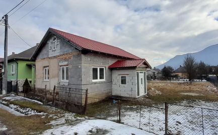 Rozostavaný rodinný dom v obci Brzotín.