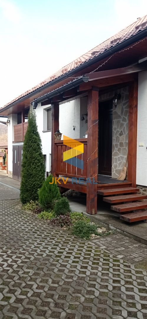 Útulný dom po kompletnej rekonštrukcii so zriadením v cene Belá nad Cirochou / Snina