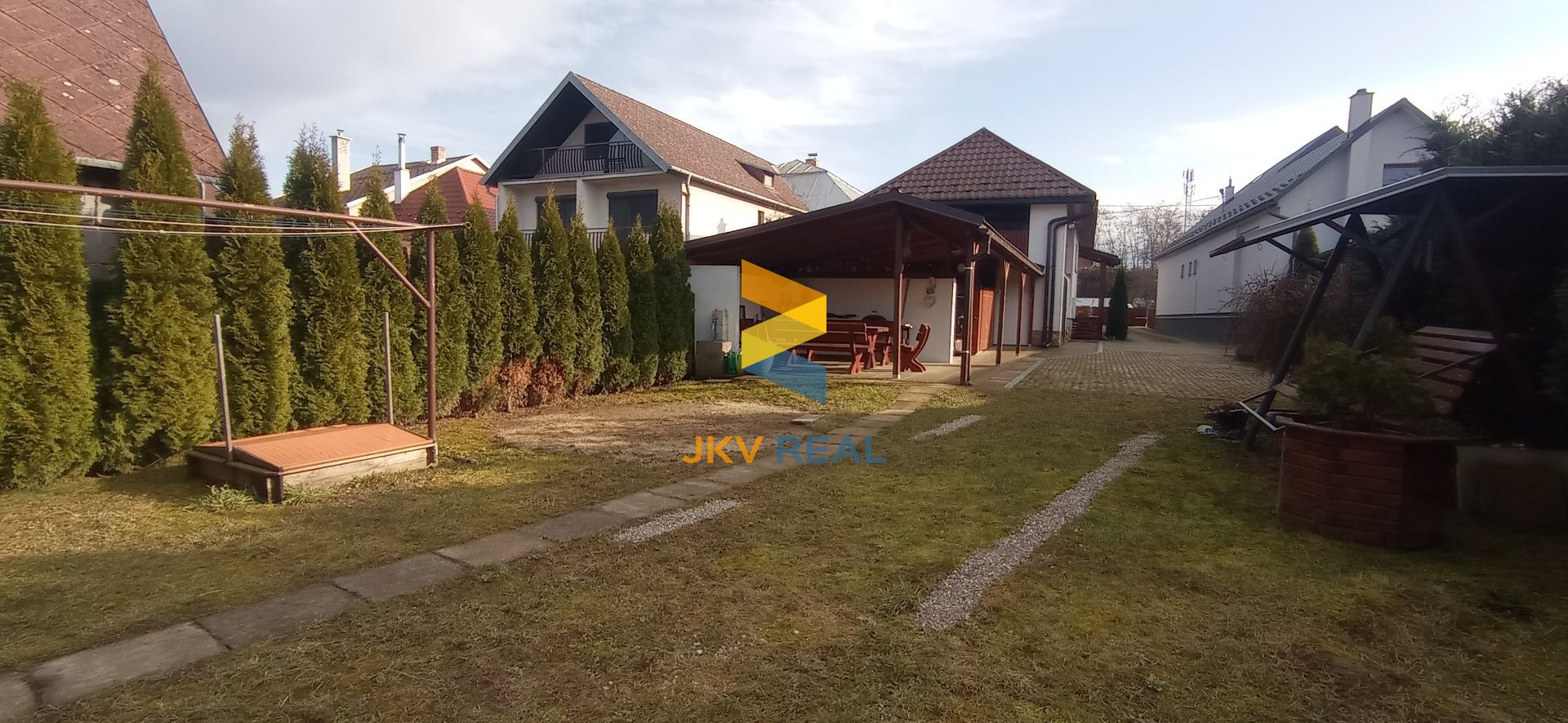 Útulný dom po kompletnej rekonštrukcii so zriadením v cene Belá nad Cirochou / Snina