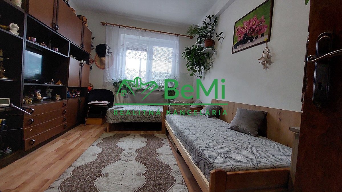 Na predaj 3 izbový byt v meste Bošany  ID 165-113-LUGU