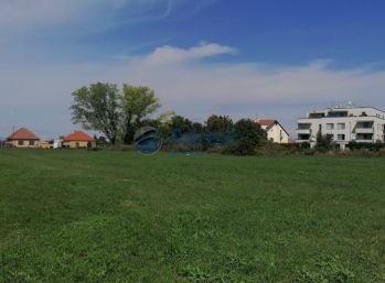 Predaj krásnych stavebných pozemkov v obci Opoj.