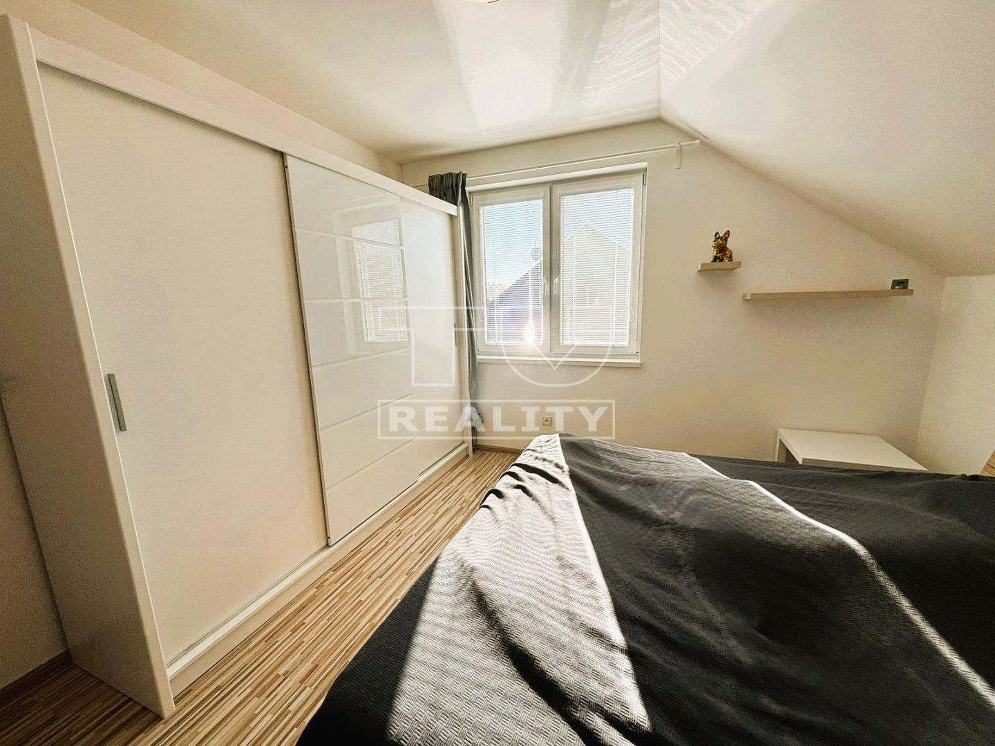 TUreality ponúka na predaj 2 - izbový byt -  62 m² s balkónom - 7 m² v Šamoríne, časť Mliečno.