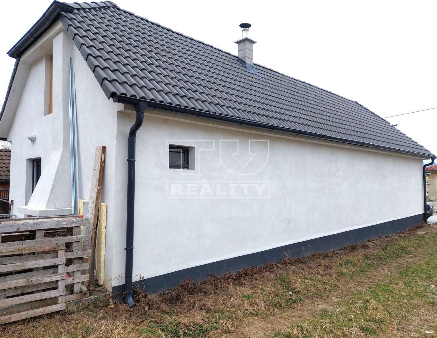 Na predaj 2 izbový zrekonštruovaný rodinný dom na pozemku 643 m2 Topoľčany