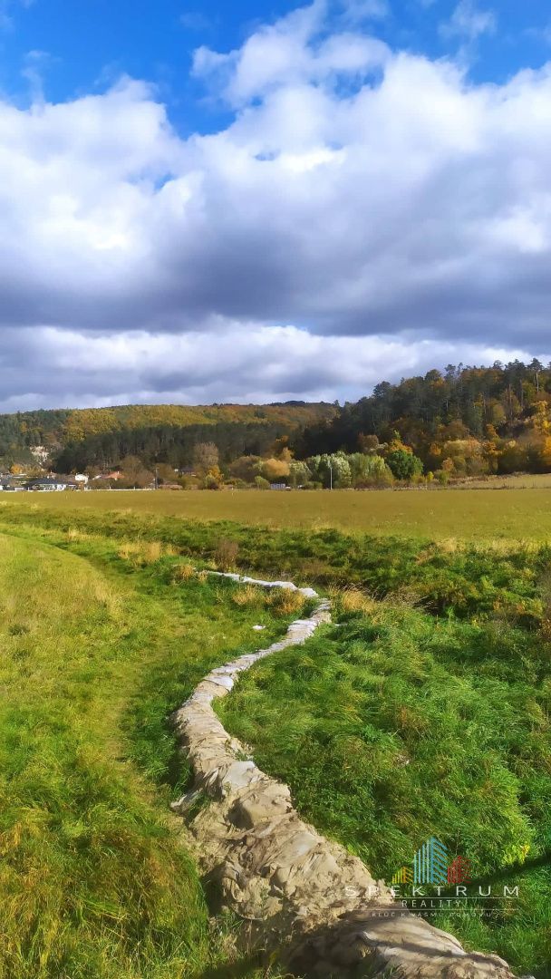 Uhrovec - pozemok na výstavbu rodinných domov