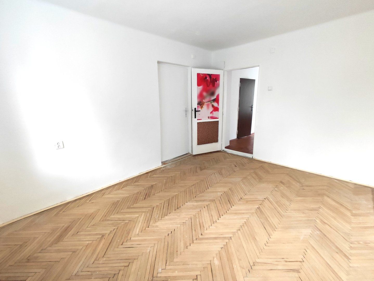 Na predaj 4 izbový priestranný tehlový byt vo Vranove nad Topľou - ulica Školská