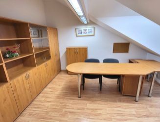 Zvolen, Nám. SNP – kancelárske priestory, 24 m2 – prenájom