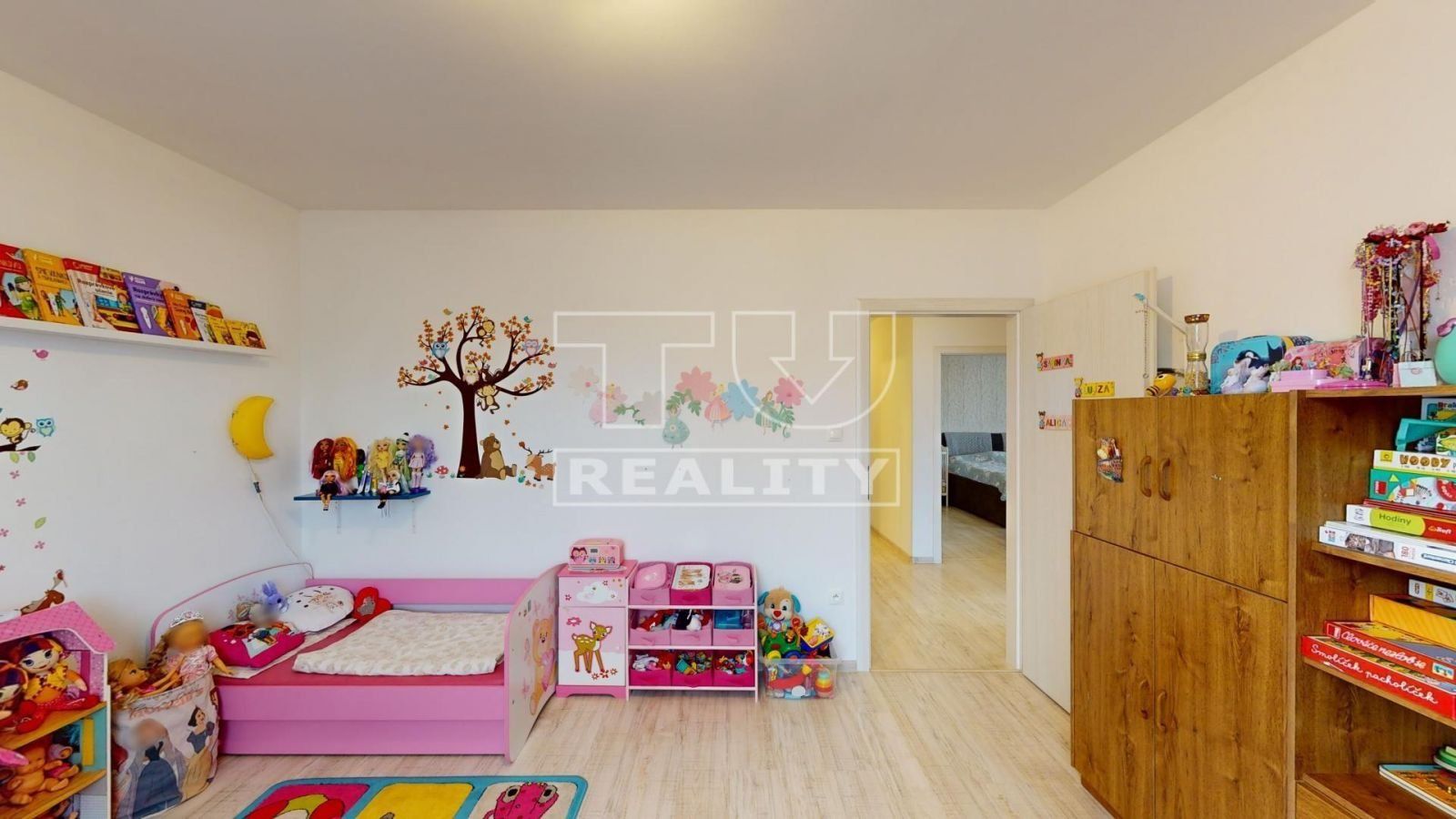 Výrazne znížená cena!!!
Na predaj pekný 4 izbový rodinný dom 126 m2 tichá lokalita v obci Veselé pri Piešťanoch