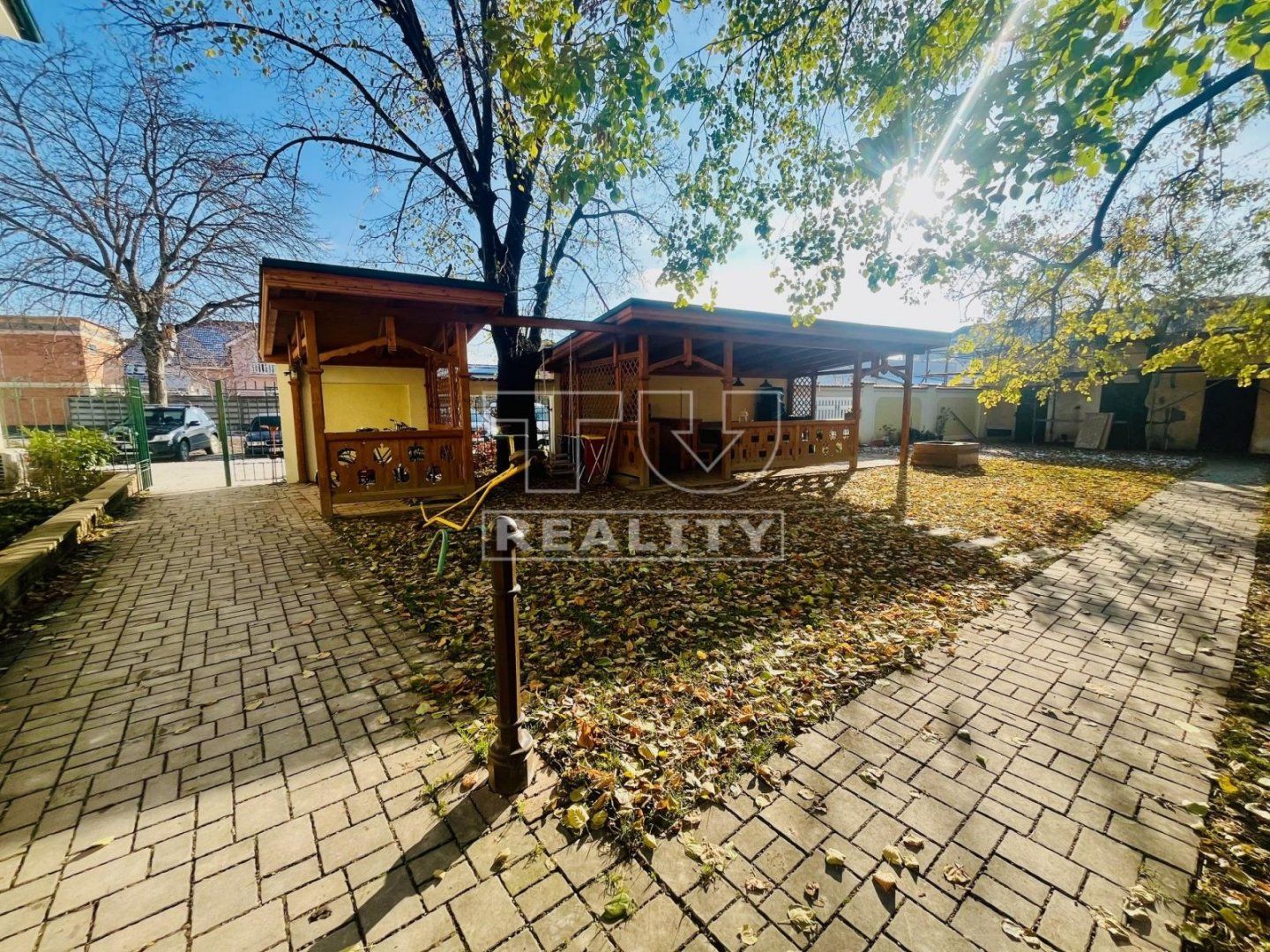 TUreality ponúka na prenájom veľkolepý priestor v širšom centre Piešťan o rozlohe 62 m2 s parkovaním a záhradou
