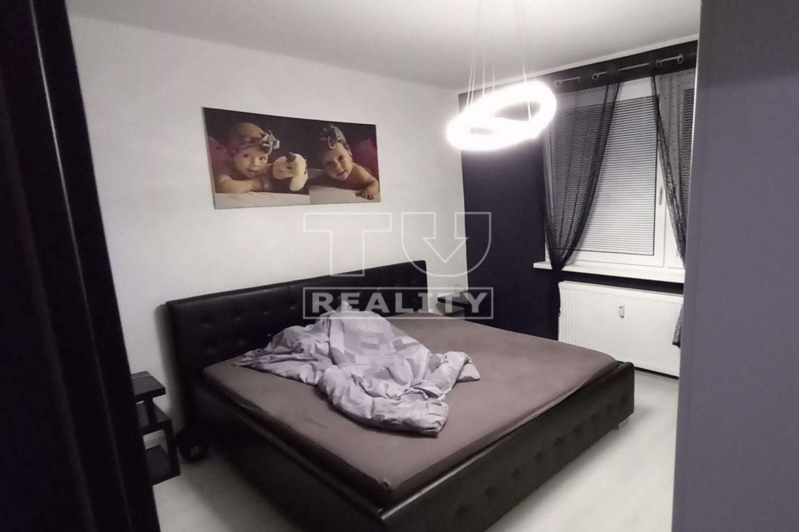 TUreality ponúka na predaj zrekonštruovaný 3 izbový byt v tichej lokalite v Šamoríne