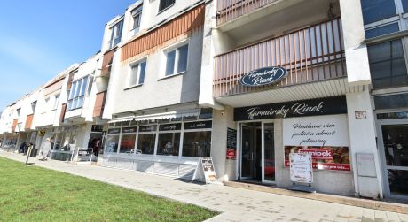 Kuchárek-real: Ponúka na prenájom obchodný priestor v centre mesta M.R.Štefánika Pezinok.