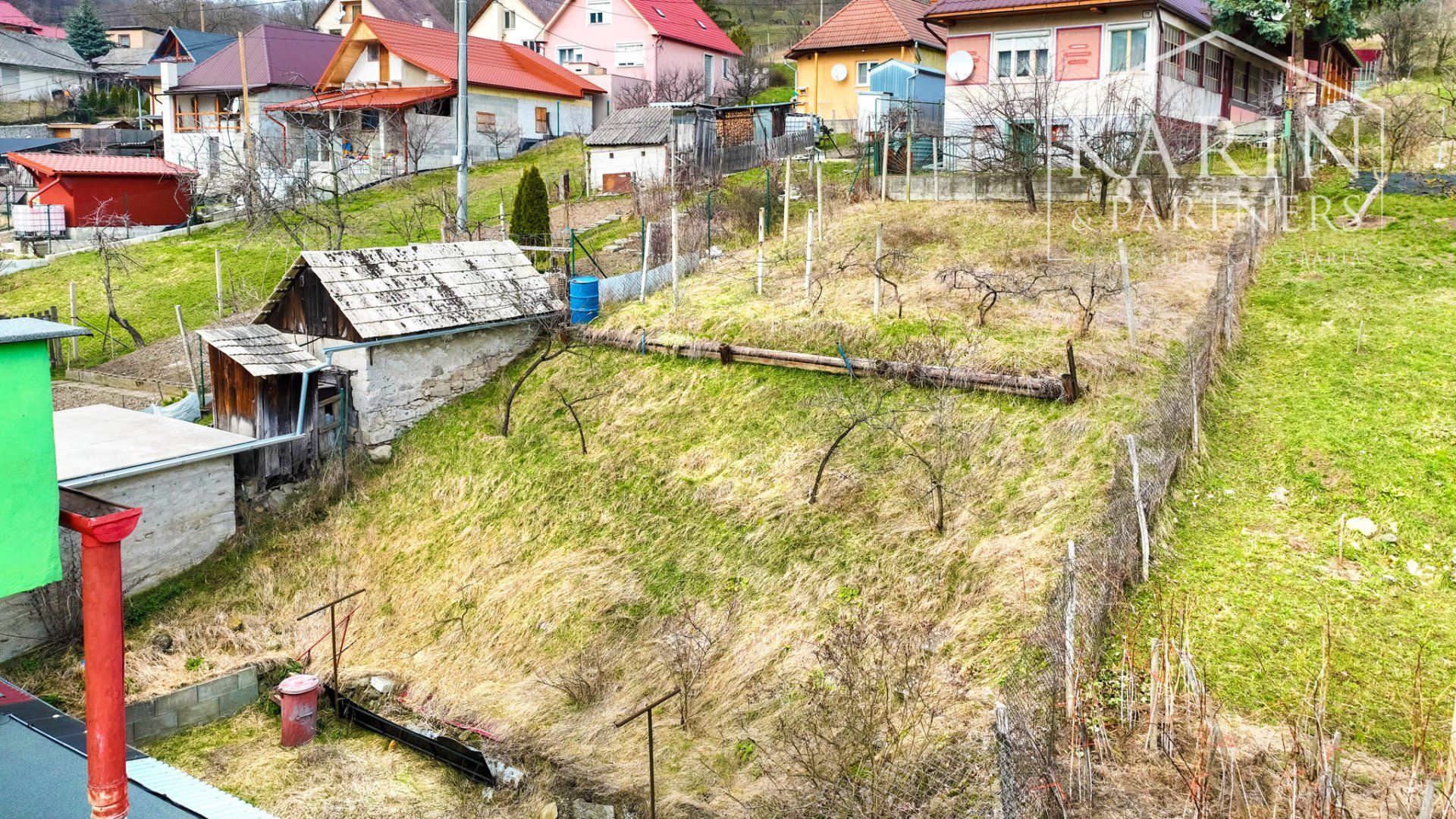 Priestranný rodinný dom pre viacčlennú rodinu v obci Hrušov