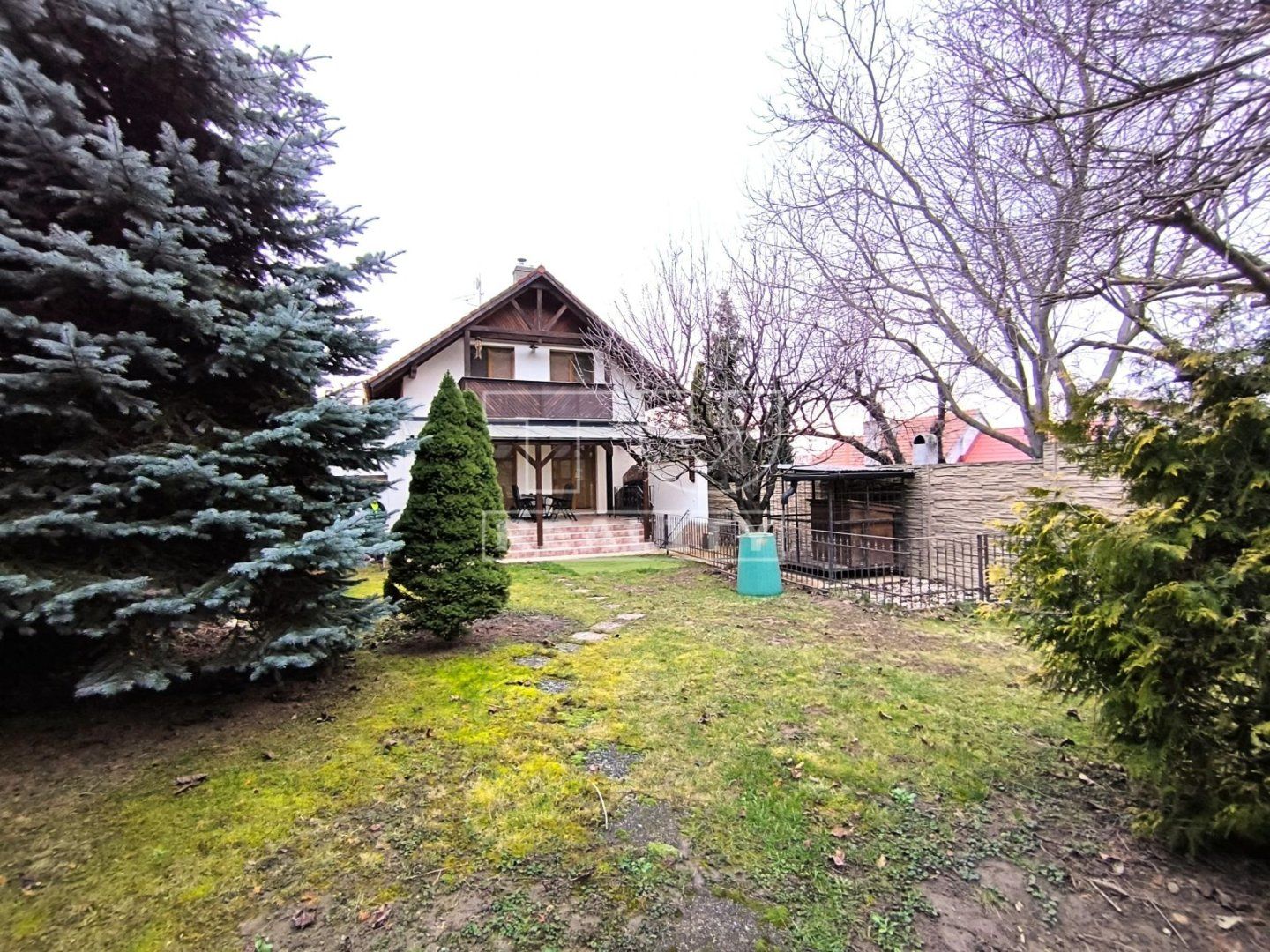 TUreality Vám ponúka na predaj veľmi pekný rodinný dom v obci Sokolovce, 127m2