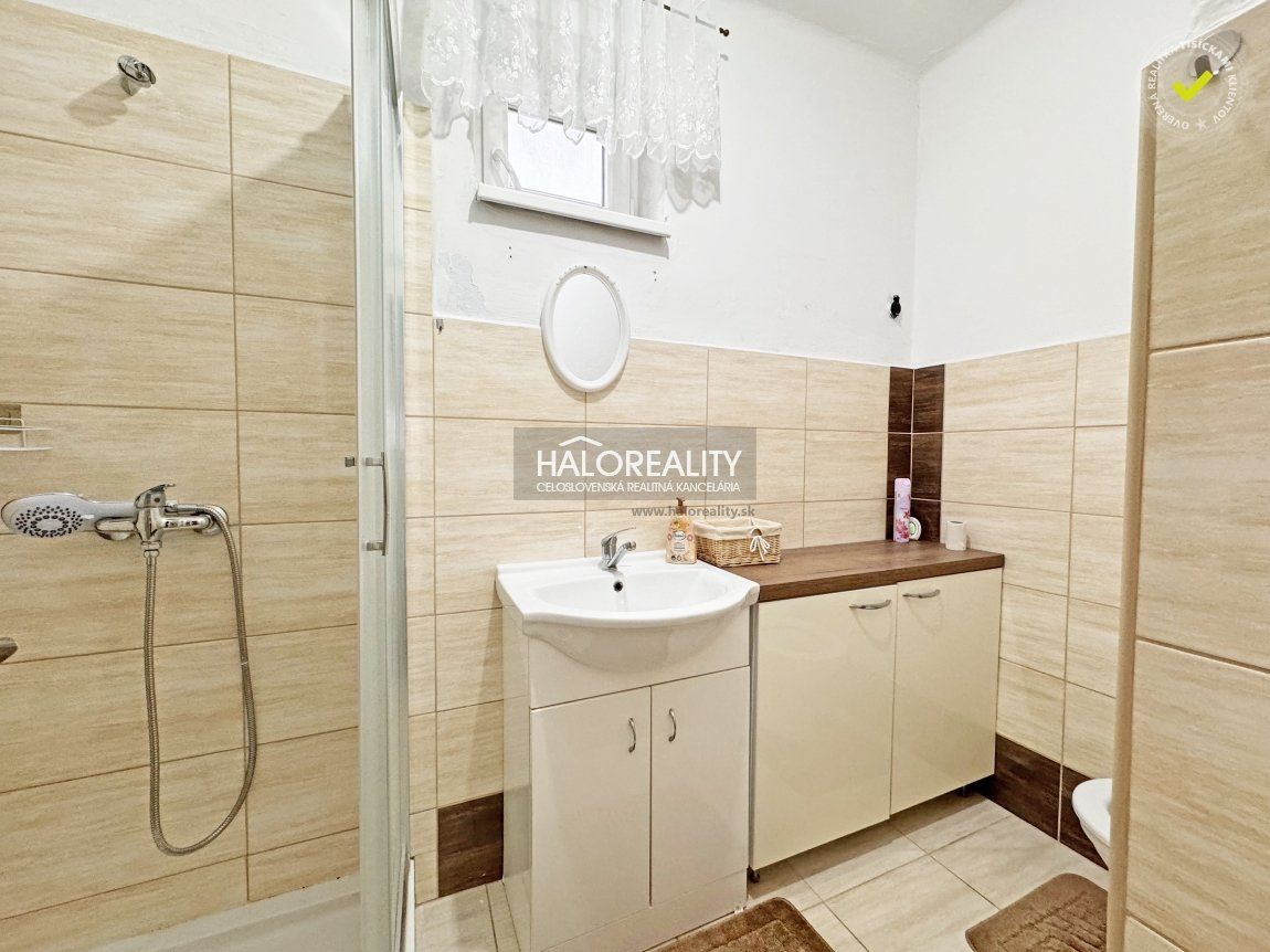 HALO reality - Predaj, rodinný dom Bajč, rekonštruovaný, vhodný pre dve domácnosti - EXKLUZÍVNE HALO REALITY