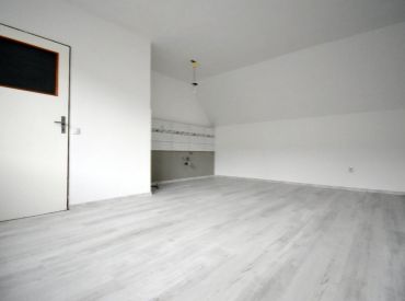 Veľkometrážny 1,5 i byt Košúty 2,  57 m2