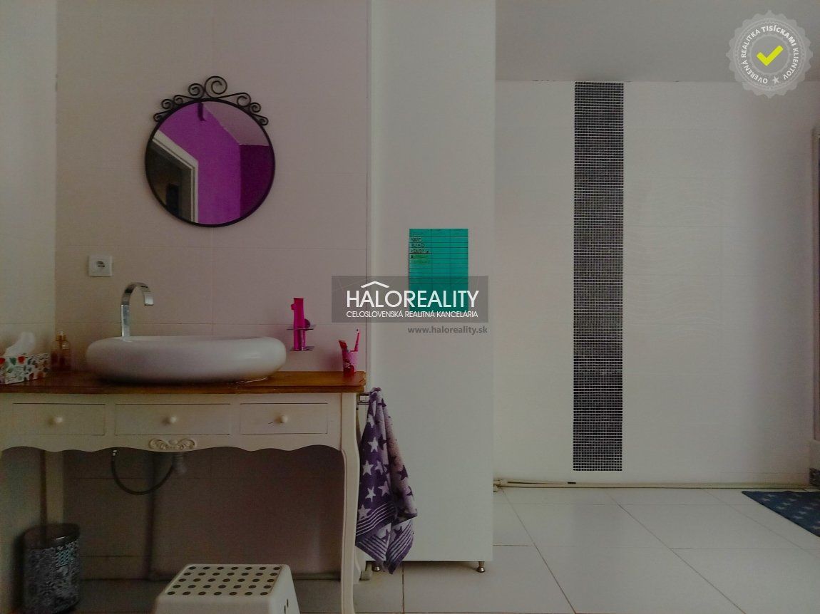 HALO reality - Predaj, trojizbový byt Handlová, byt 2- časť rodinného domu s pozemkom - EXKLUZÍVNE HALO REALITY