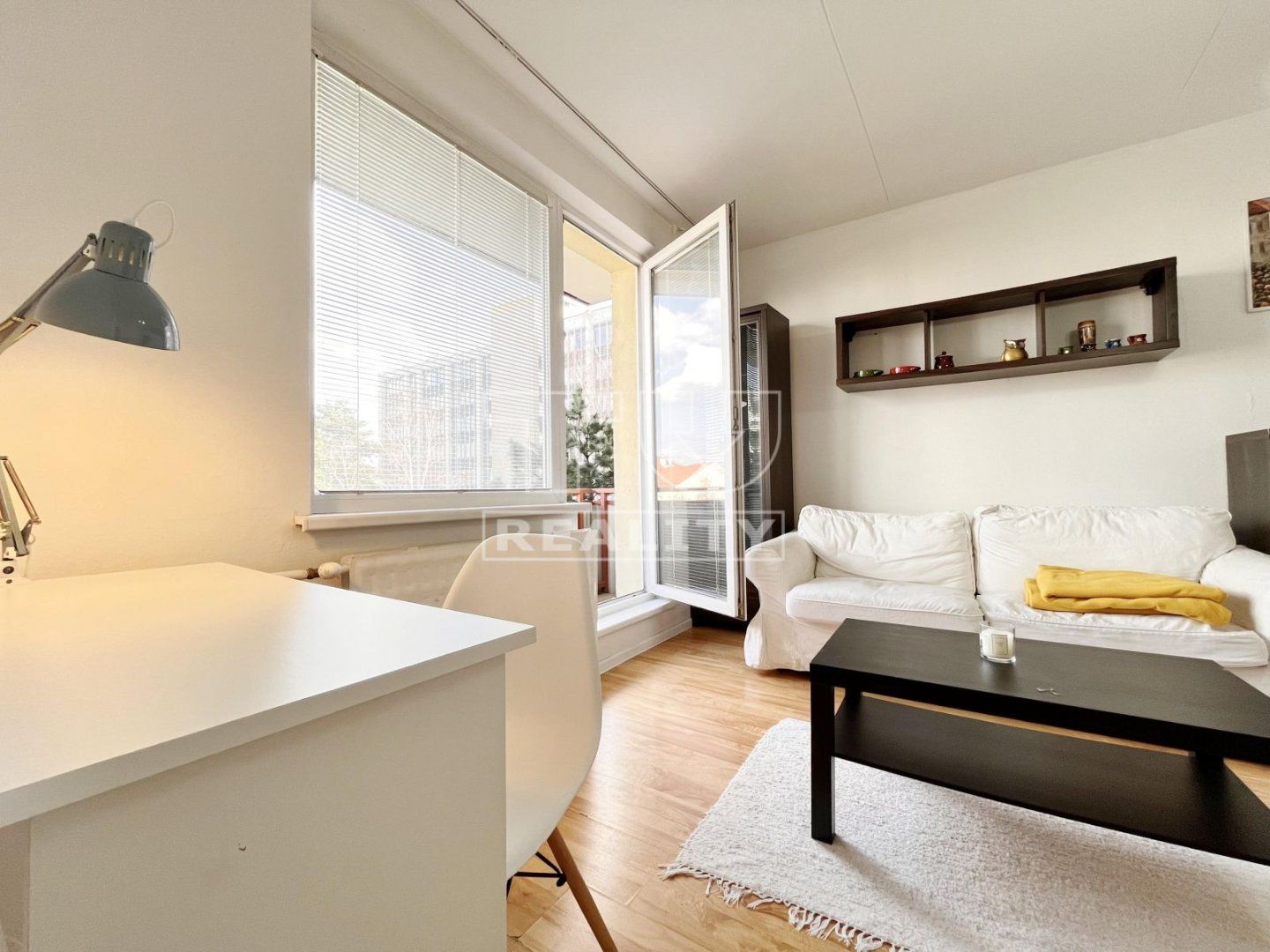 TUreality ponúka na predaj  veľký 1i byt s balkónom v centre Zvolena o výmere 37 m²