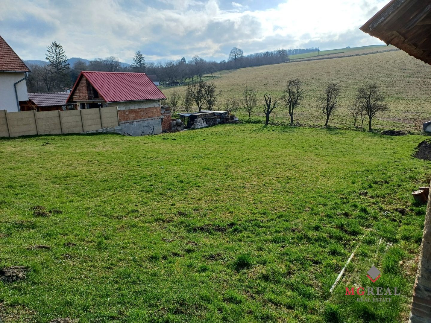 Predaj pozemku 1026 m2 v obci Podbranč.