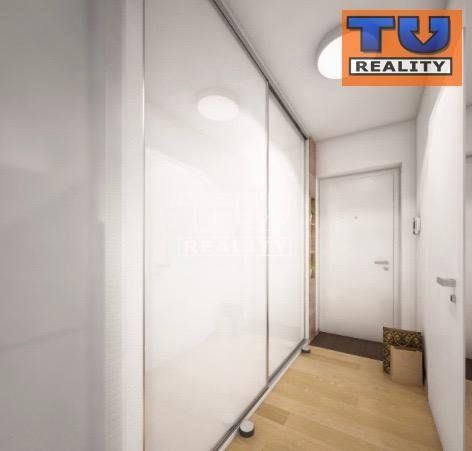 Slnečný 1-izbový byt v 3och vežiach na Bajkalskej ulici v Bratislave, 38 m2