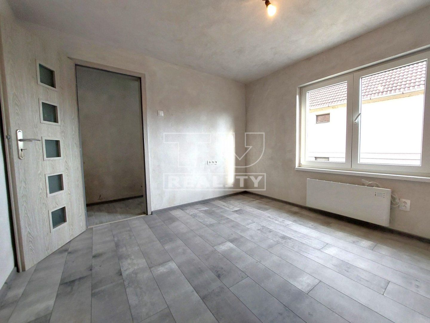 REZERVOVANÉ!!!Na predaj zrekonštruovaný 4 izbový rodinný dom  na pozemku 551 m2 Horné Otrokovce, okres Hlohovec