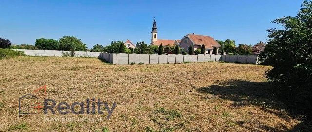 Galéria: PLUS REALITY | Kompletne zariadený rodinný dom na obrovskom pozemku v obci Topoľníky na predaj! 