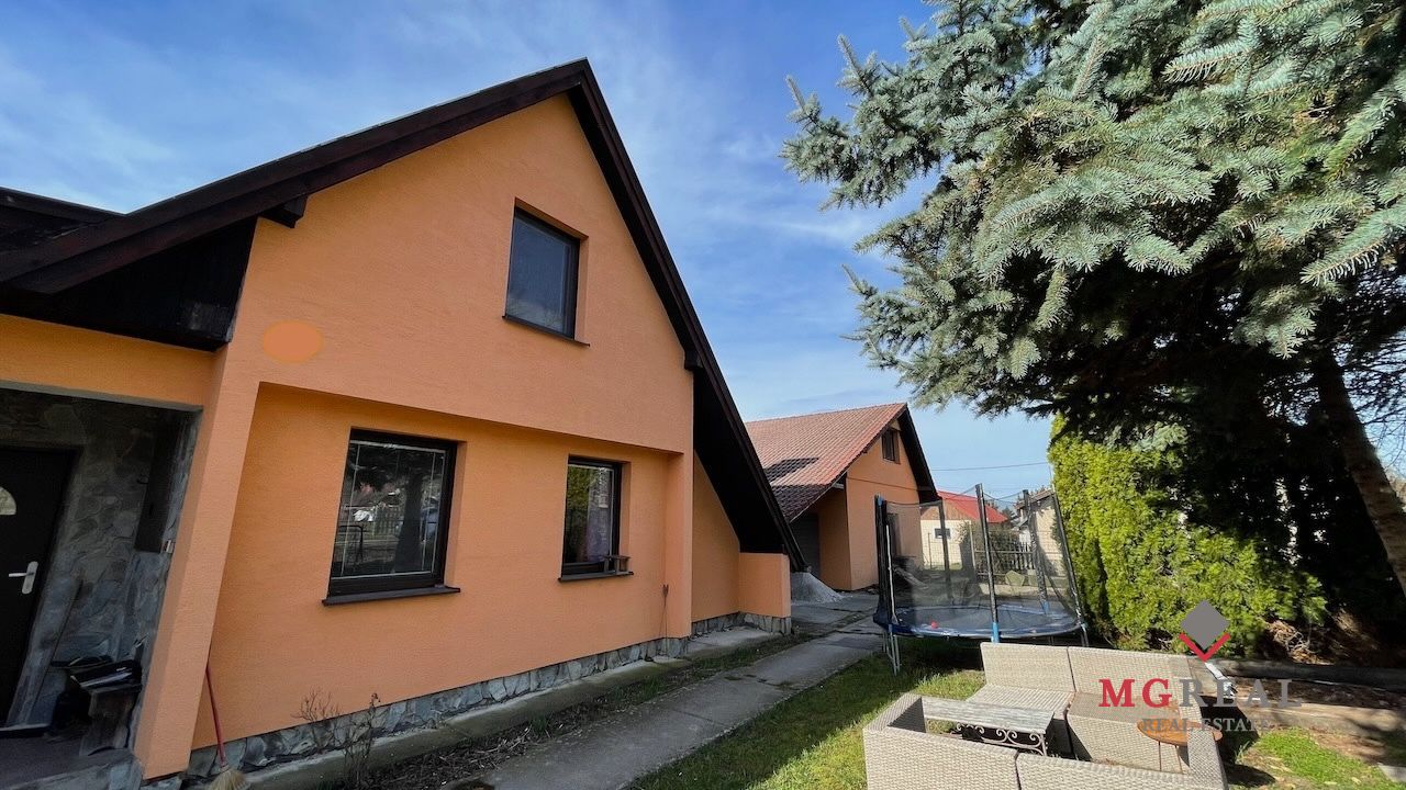 Na predaj rekreačná chata v obci Oslany časť Lubianka 1254 m2 pozemok