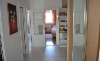 PREDAJ: Príjemný čiastočne zrekonštruovaný 3-izbový byt v Petržalke
