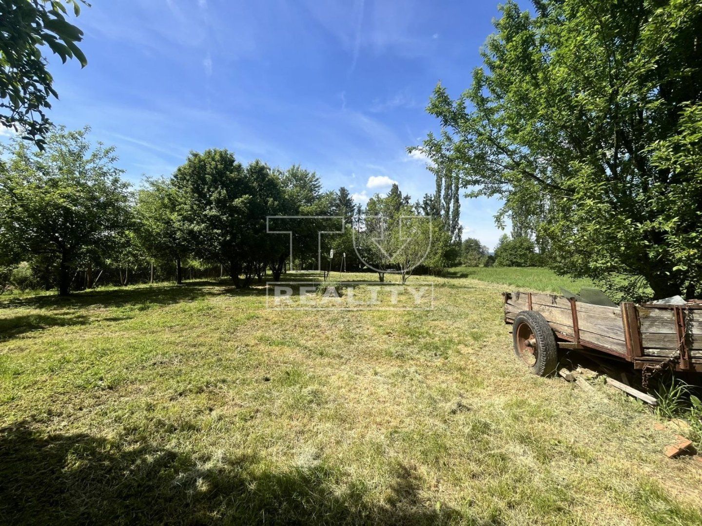 Na predaj rodinný dom v veľkým pozemkom v Beladiciach, 1991 m2