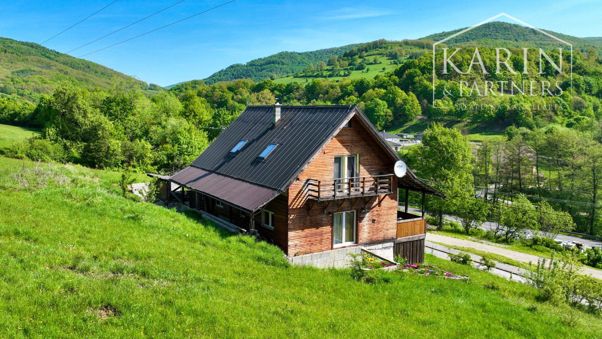 Dvojpodlažný, slnečný, 5 izbový rodinný dom v obci Prenčov