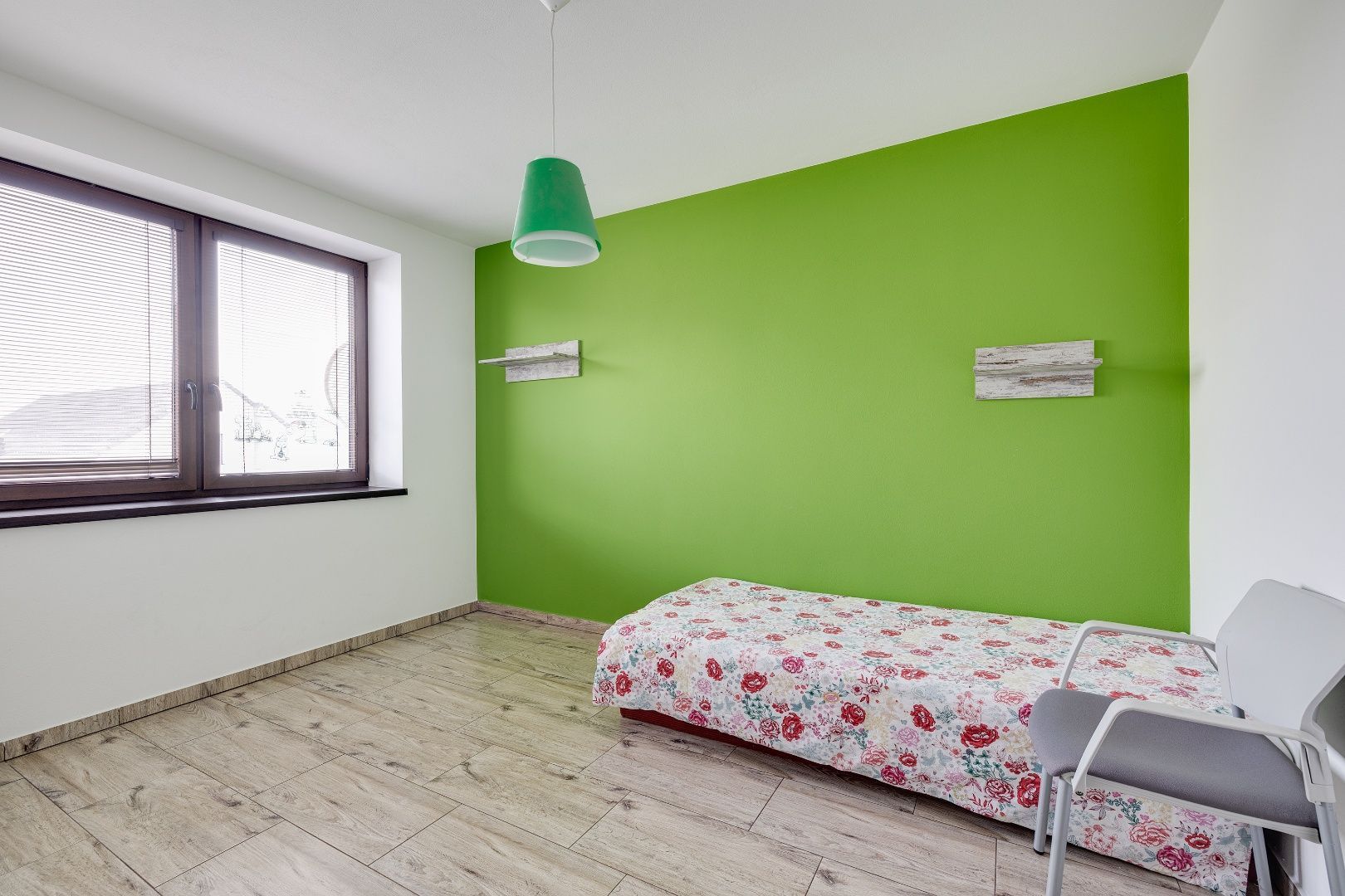 REZERVOVANÉ!!! 5 - izbový rodinný dom s 2 - izbovým bytom v obci Tureň