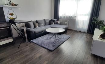 Ponúkame na predaj 2 izbový byt na Budatínskej ul. v Bratislave