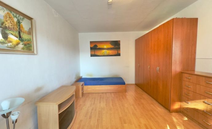 PREDAJ - Priestranný 1 izbový byt v dobrej lokalite Martin - Podháj - Gorkeho ul.